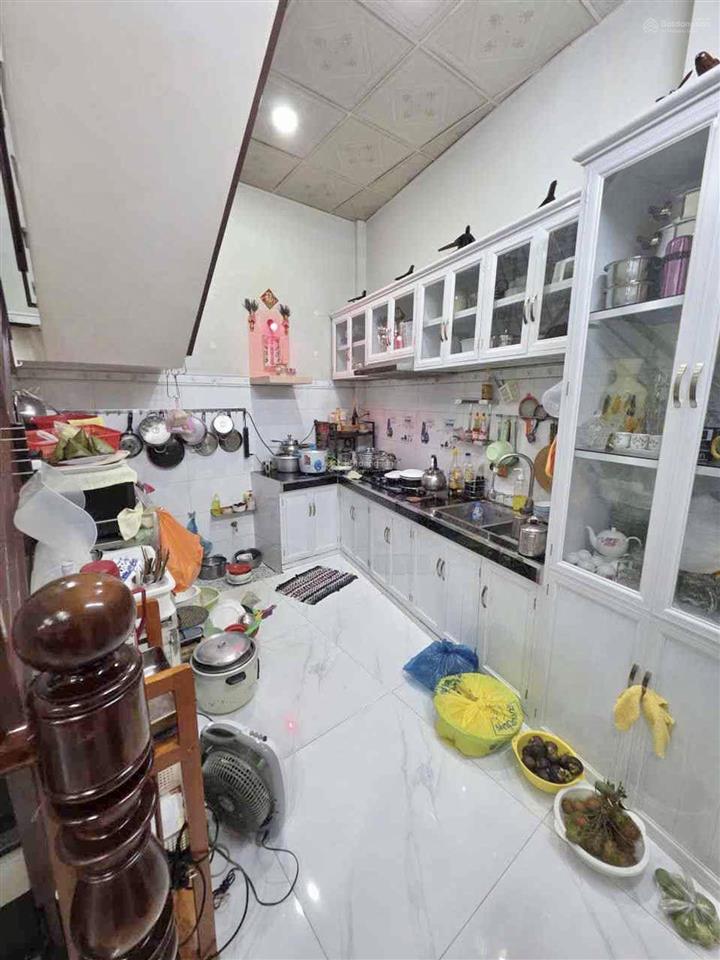 Nhà 2 tầng ngay chợ bình tây, 5.6m x 10m, 3pn, chỉ 5.8 tỷ.