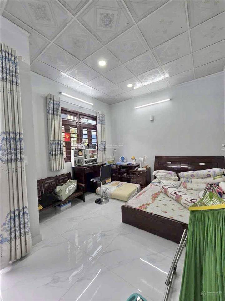 Nhà 2 tầng ngay chợ bình tây, 5.6m x 10m, 3pn, chỉ 5.8 tỷ.