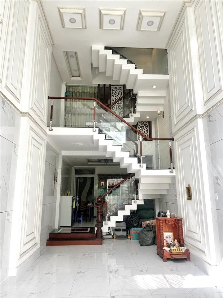 Nhà 5 tầng (4mx14m), khu dân cư cao cấp an dương vương, đối diện công viên, nhỉnh 6 tỷ.