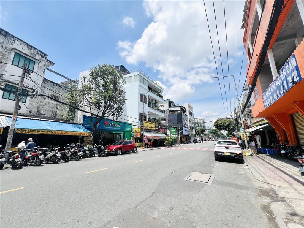 Nhà 2 tầng ngang khủng 6.6m, sát mặt tiền đường bình phú, gần công viên, chỉ hơn 7 tỷ.