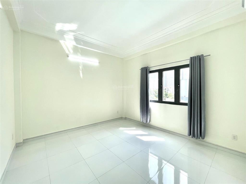 Phòng siêu rẻ sẵn máy lạnh ngay chợ bình điền mới tinh chỉ tính điện nước