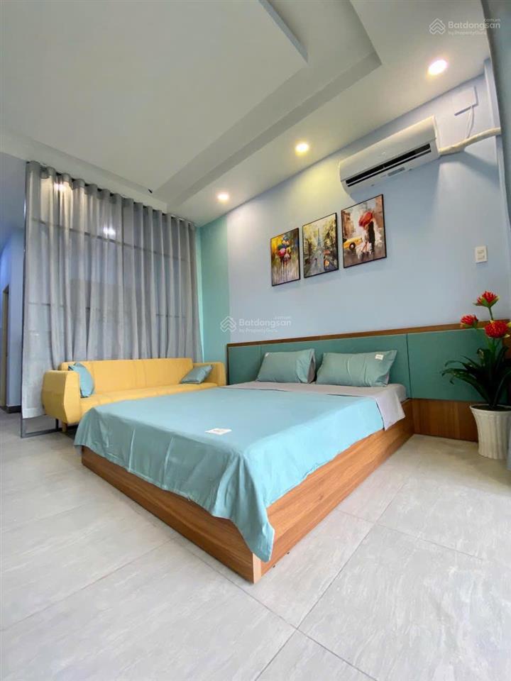 Căn hộ ban công tách bếp | toà nhà thang máy, bảo vệ | mặt tiền | full nội thất