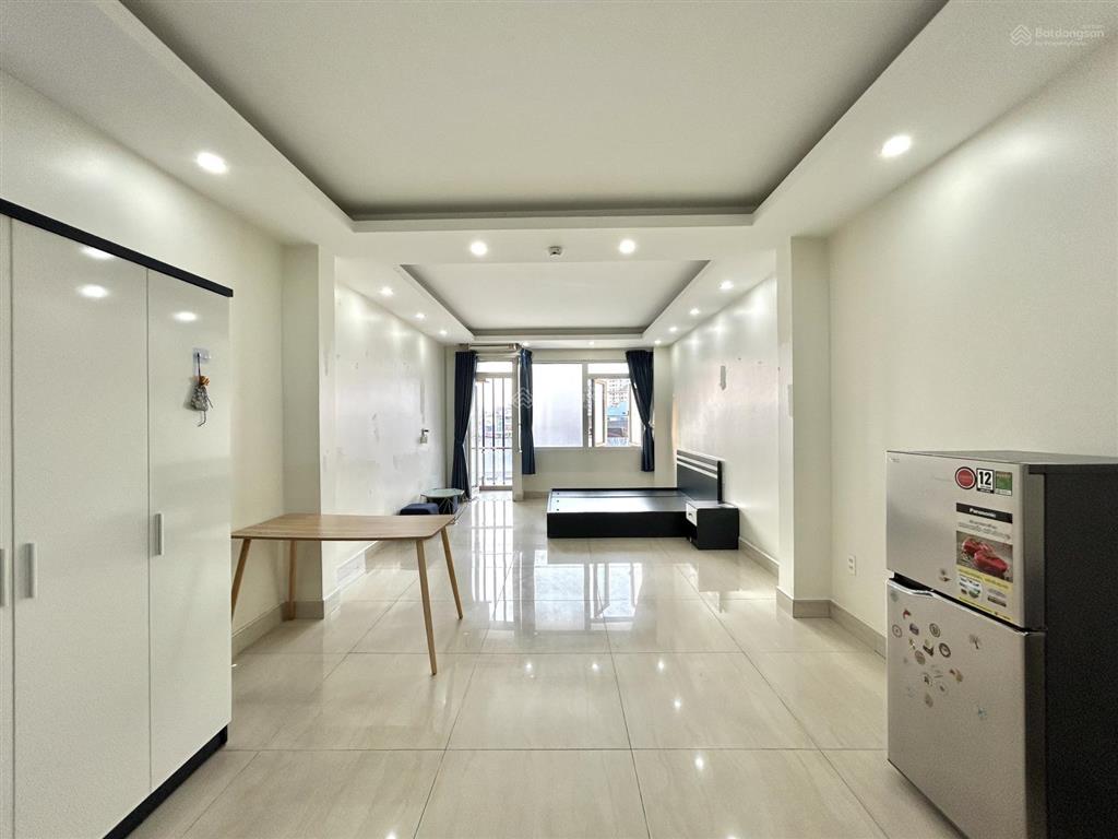 Căn hộ ban công 50m2 | full nội thất đầy đủ, máy giặt riêng | toà nhà thang máy siêu tiện nghi