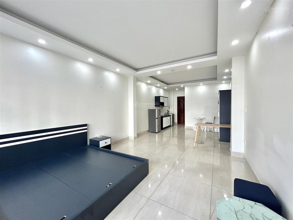 Căn hộ ban công 50m2 | full nội thất đầy đủ, máy giặt riêng | toà nhà thang máy siêu tiện nghi