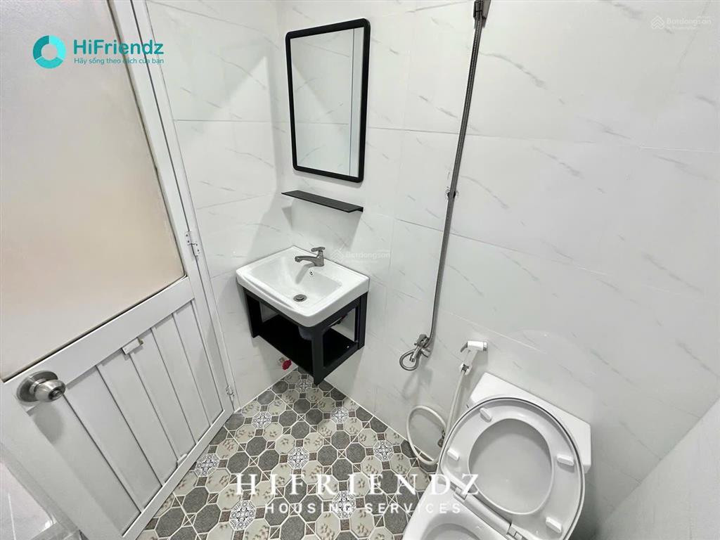 Căn hộ sẵn máy lạnh, kệ bếp mới 100% | ngay kế đại học y dược | trống sẵn ở liền