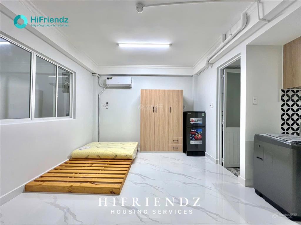 Căn hộ sẵn máy lạnh, kệ bếp mới 100% | ngay kế đại học y dược | trống sẵn ở liền
