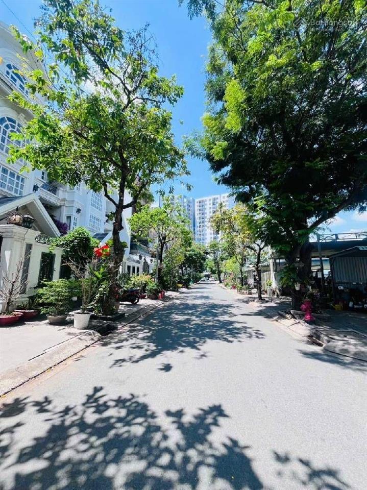 Bán biệt thự kdc tấn trường q7 8x19 148m2  cho thuê 36tr/tháng gồm 9pn giá rẻ nhất tt chỉ 26.5 tỷ