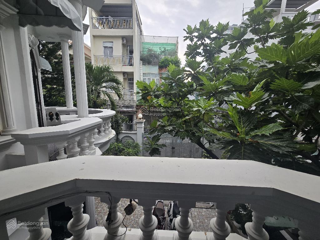 Bán biệt thự sân vườn dt khủng 260m2 14x20 đường nhựa lâm văn bền q7  kiến trúc cổ điển chỉ 29 tỷ