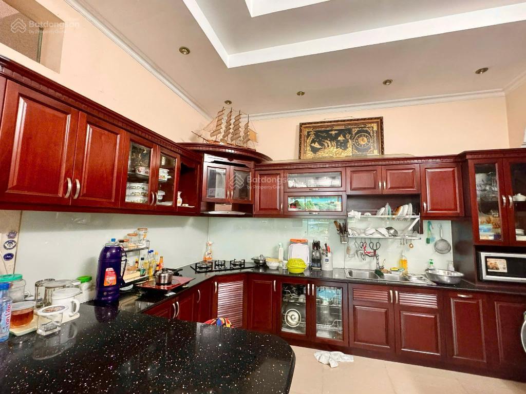 Bán biệt thự sân vườn dt khủng 260m2 14x20 đường nhựa lâm văn bền q7  kiến trúc cổ điển chỉ 29 tỷ