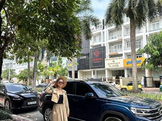 Mặt tiền đường d1 kdc himlam q7 5x20 7 tầng có hầm  thang máy thu nhập 40tr/tháng tài chinh 46 tỷ