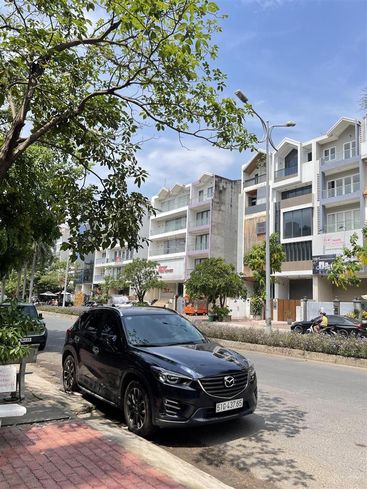 Mặt tiền đường d1 kdc himlam q7 5x20 7 tầng có hầm  thang máy thu nhập 40tr/tháng tài chinh 46 tỷ