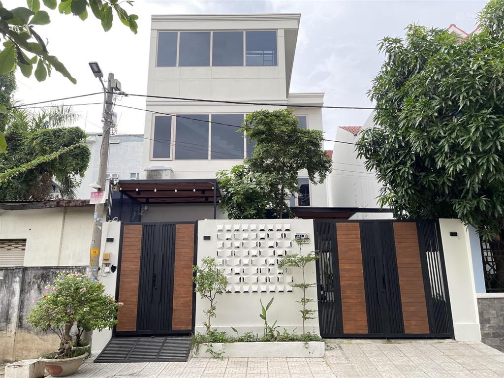 Gấp bán biệt thự q7, 9x17.5 158m2 3 tầng, nhà mới đẹp vào ở ngay, 17 tỷ tl