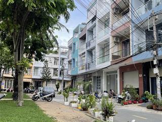 Bán nhà mtđs đối diện công viên bông sao p5 q8  dt sàn 200m² 4 tầng  tài chính 10 tỷ