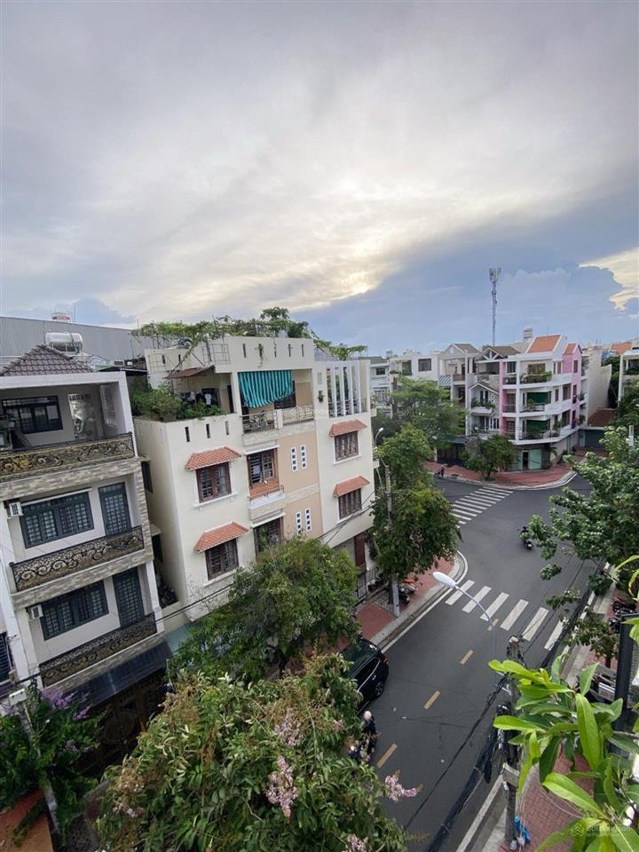 Bán nhà mtđs kdc cao lỗ p4 q8  dt sàn 300m2, 5 tầng  ngay siêu thị aeon, giá chỉ 12 tỷ