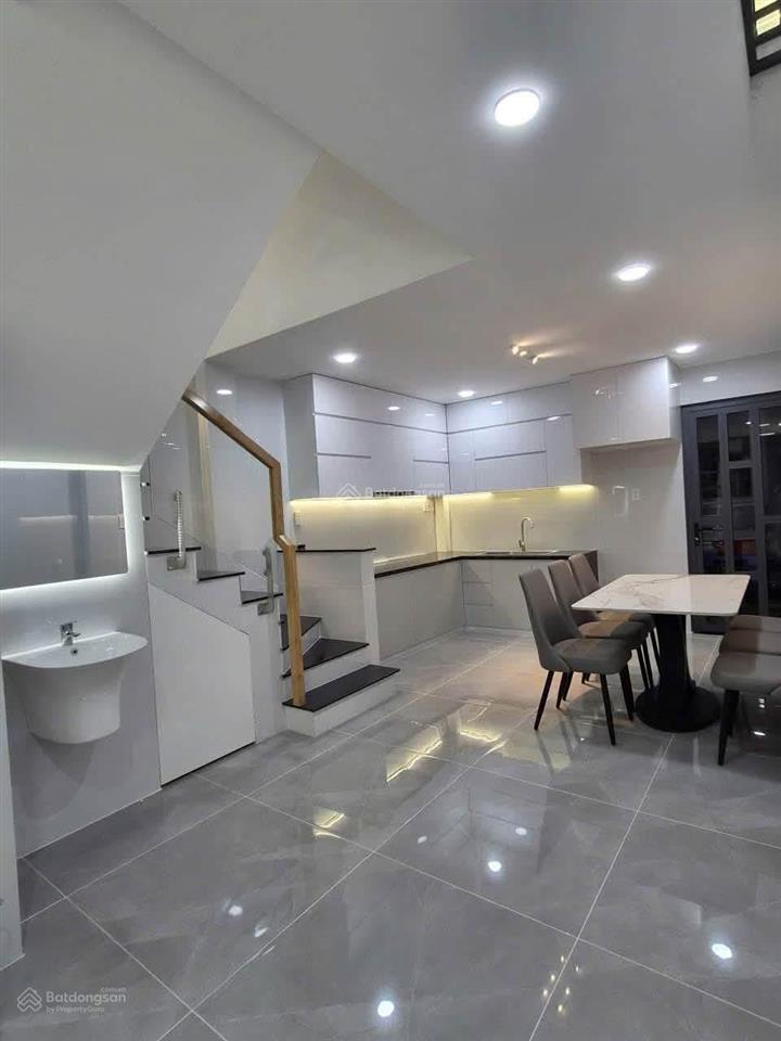 Bán nhà đẹp 4 tầng dương bá trạc hẻm 4m p1 q8  cách mt 5m giá tốt 60m2 chỉ 100tr/m2