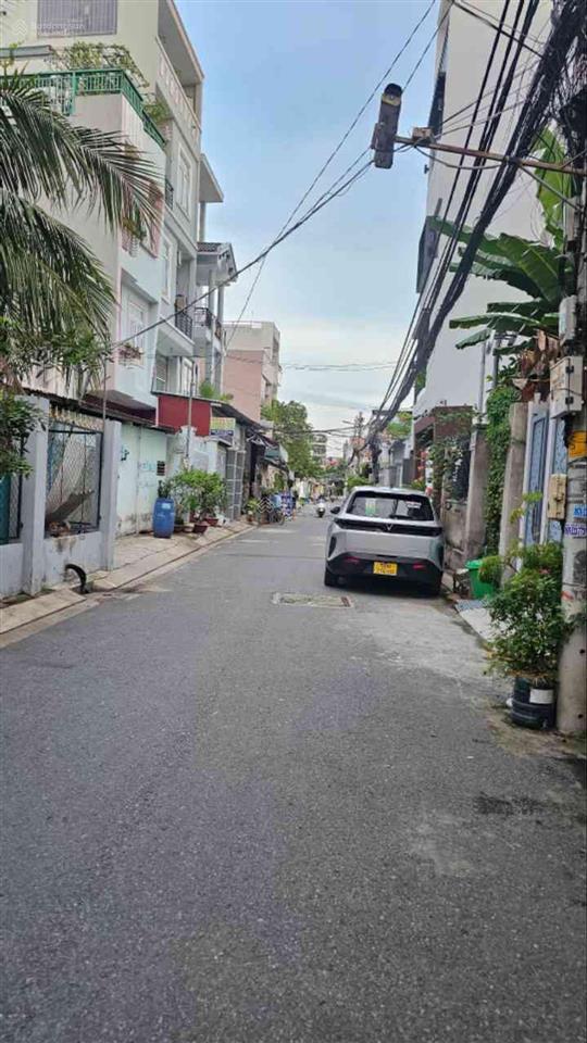 Bán chdv 3 tầng 6.5x25 165m2 hẻm ô tô phú thuận q7  thu nhập 36tr/tháng giá chỉ 110tr/m2