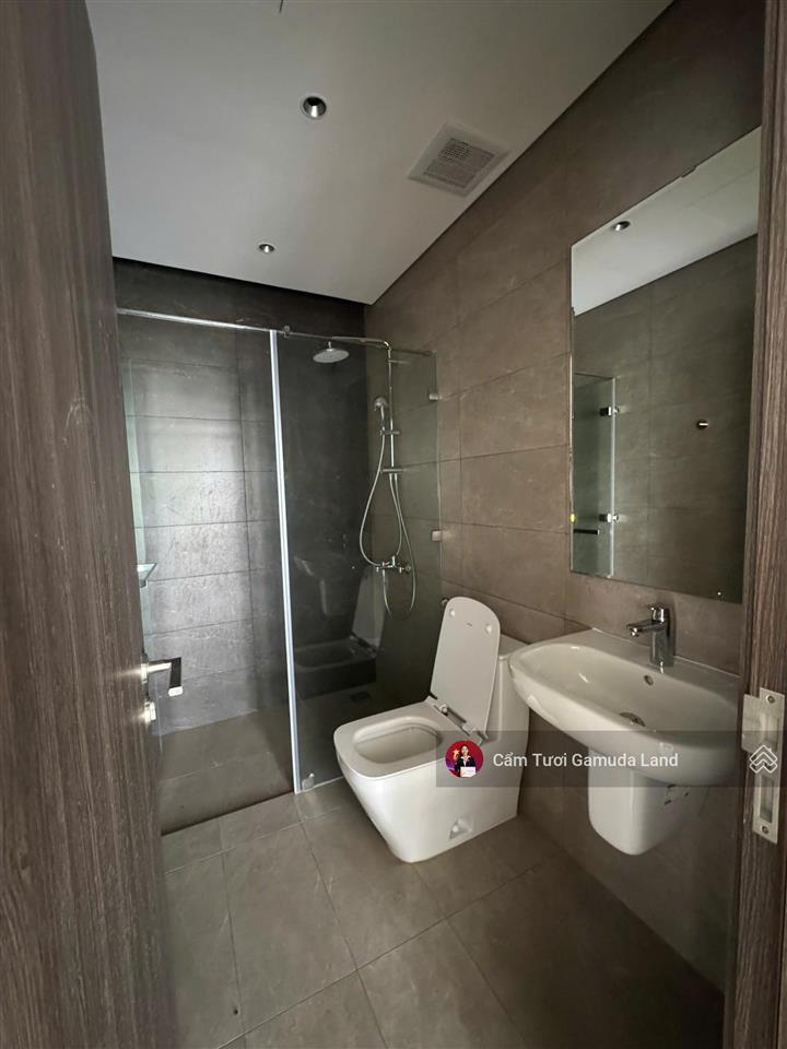 Hot! centery 96m2  2pn 2wc giá ntcb 7tỷ990 (có ô xe)