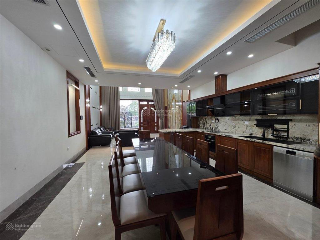 Bán nhà bồ đề, long biên,ful nội thất, ô tô đỗ cửa, thang máy , 101m2x 8 tầng, mt 6m, giá 45,5 tỷ