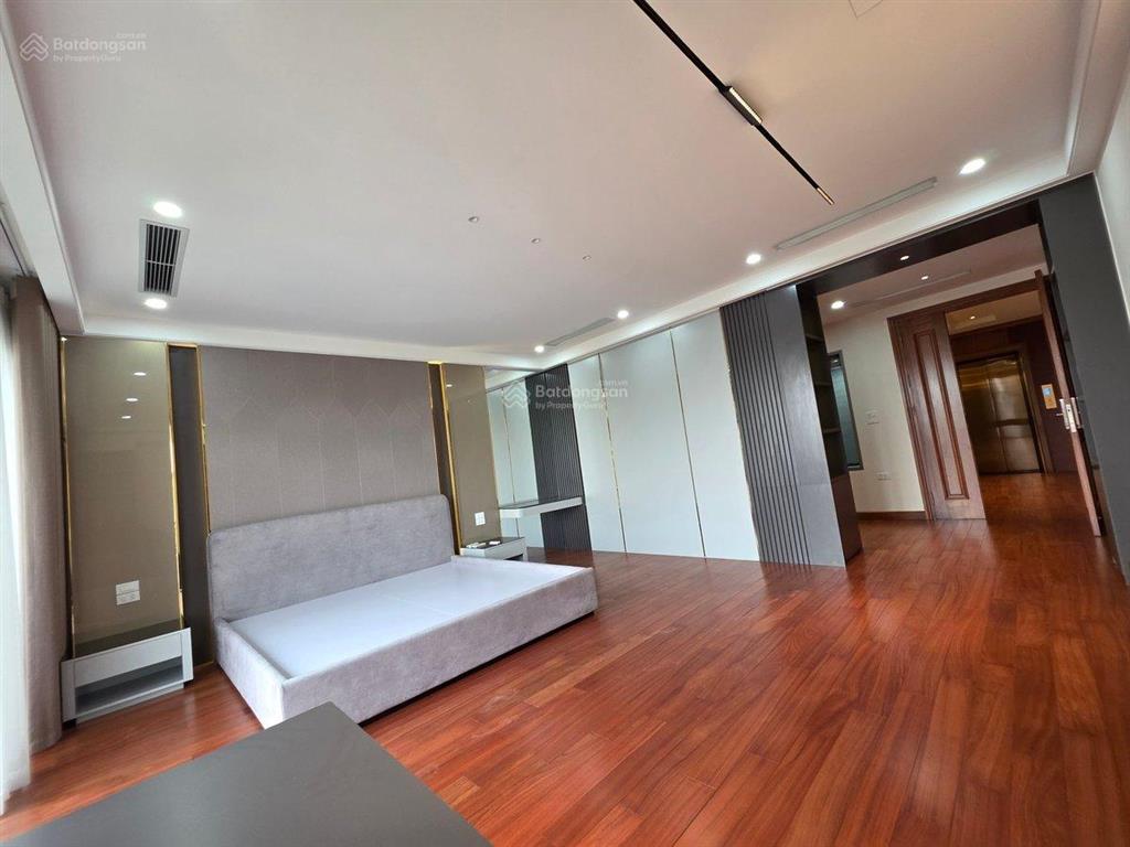 Bán nhà bồ đề, long biên,ful nội thất, ô tô đỗ cửa, thang máy , 101m2x 8 tầng, mt 6m, giá 45,5 tỷ