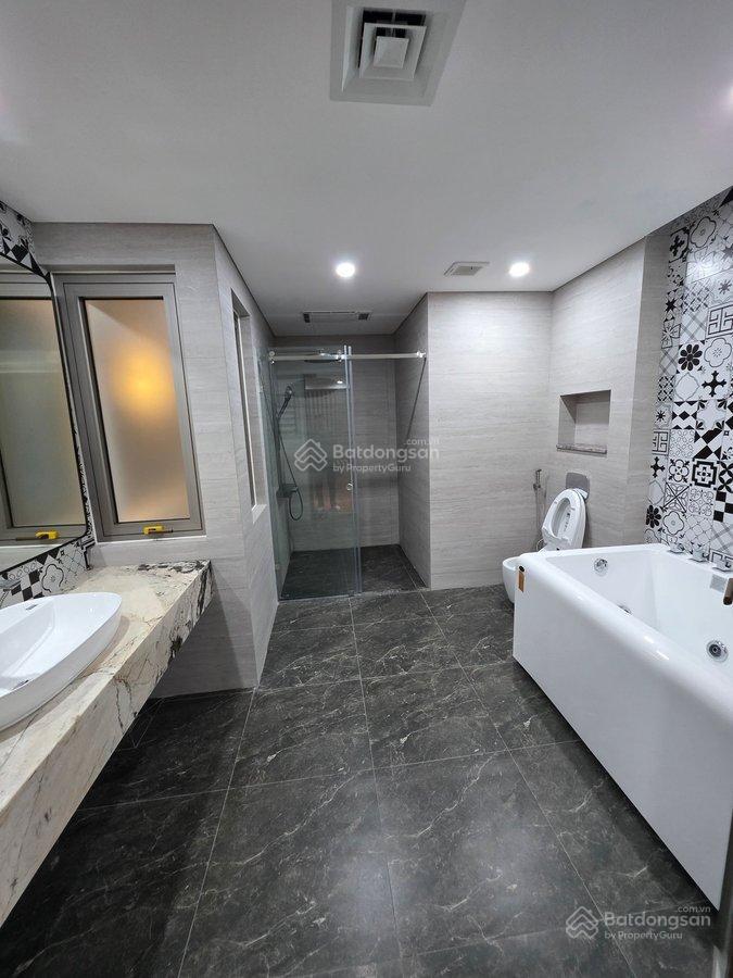 Bán nhà bồ đề, long biên,ful nội thất, ô tô đỗ cửa, thang máy , 101m2x 8 tầng, mt 6m, giá 45,5 tỷ
