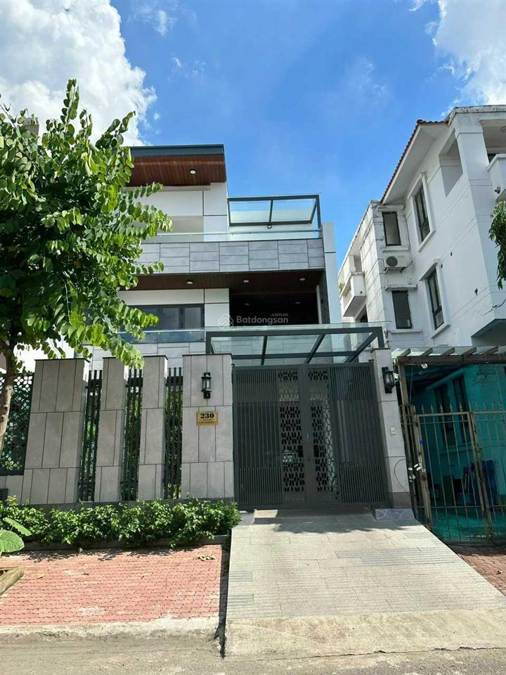 Cần bán gấp lô đất nhà phố 5 x 25 (125m2) vị trí sầm uất nhất khu, giá bán 16 tỷ,  0906 615 ***