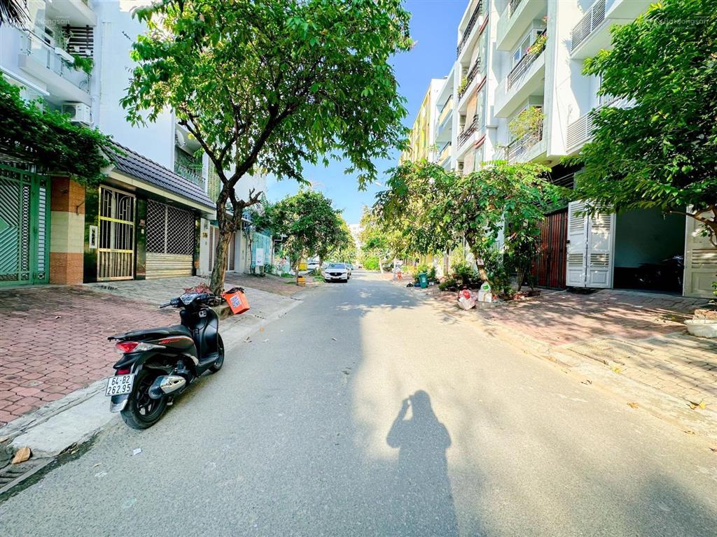 Bán gấp nhà mặt tiền kdc nam long trần trọng cung  quận 7  5m x 24m  130m2  giá 16 tỷ