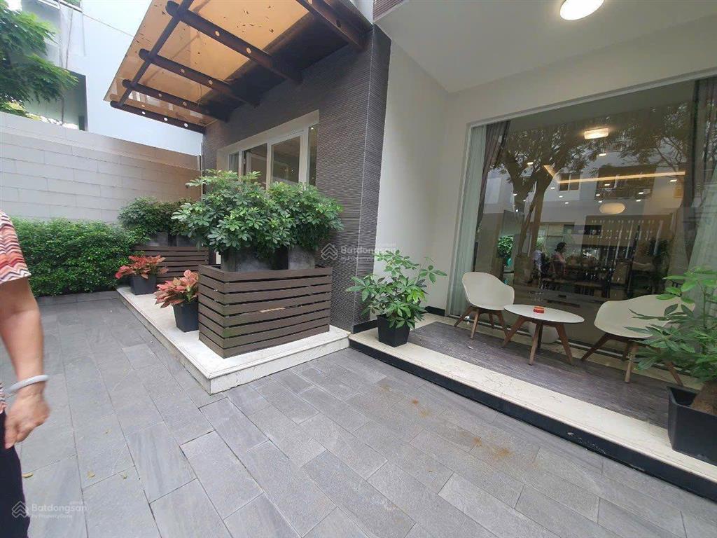 Cần bán gấp biệt thự nội thất cao cấp kdc tấn trường dt 148m2, xd trệt 2 lầu áp mái
