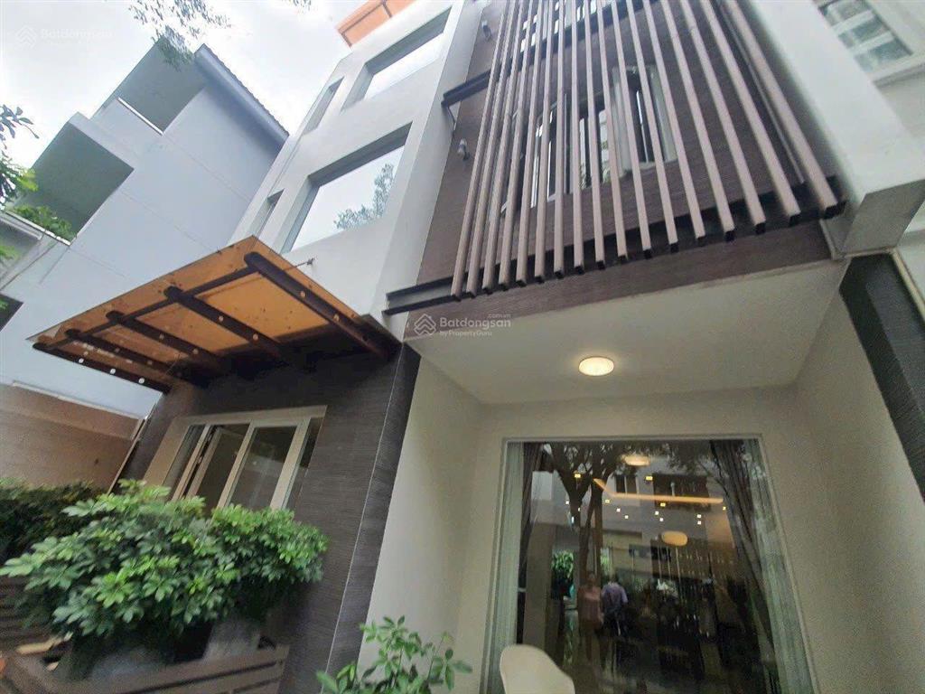 Cần bán gấp biệt thự nội thất cao cấp kdc tấn trường dt 148m2, xd trệt 2 lầu áp mái