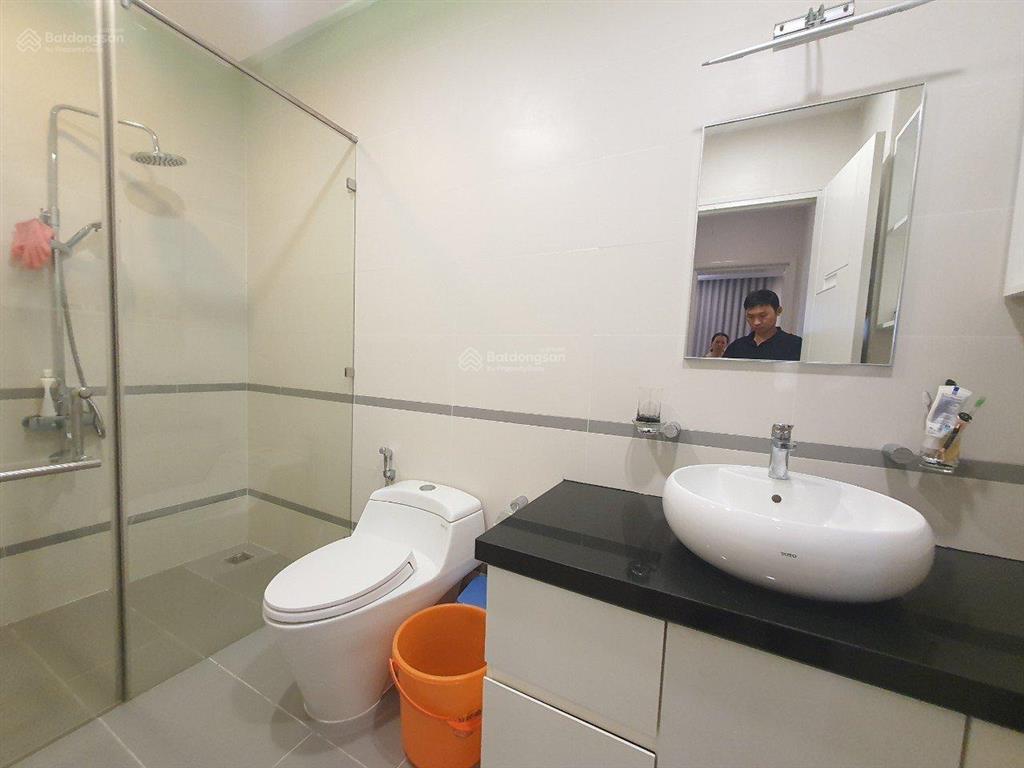Cần bán gấp biệt thự nội thất cao cấp kdc tấn trường dt 148m2, xd trệt 2 lầu áp mái