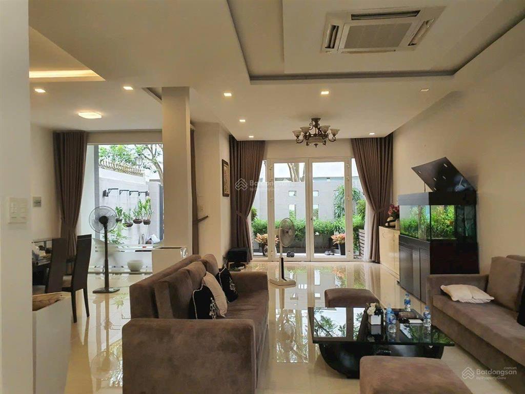 Cần bán gấp biệt thự nội thất cao cấp kdc tấn trường dt 148m2, xd trệt 2 lầu áp mái