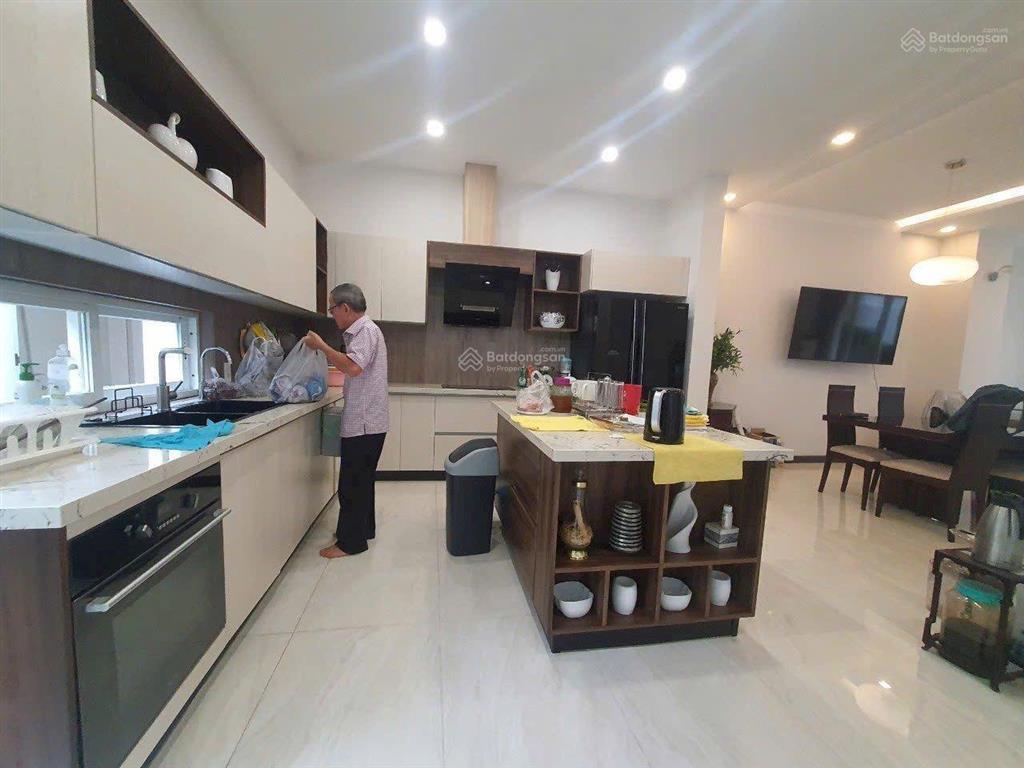 Cần bán gấp biệt thự nội thất cao cấp kdc tấn trường dt 148m2, xd trệt 2 lầu áp mái