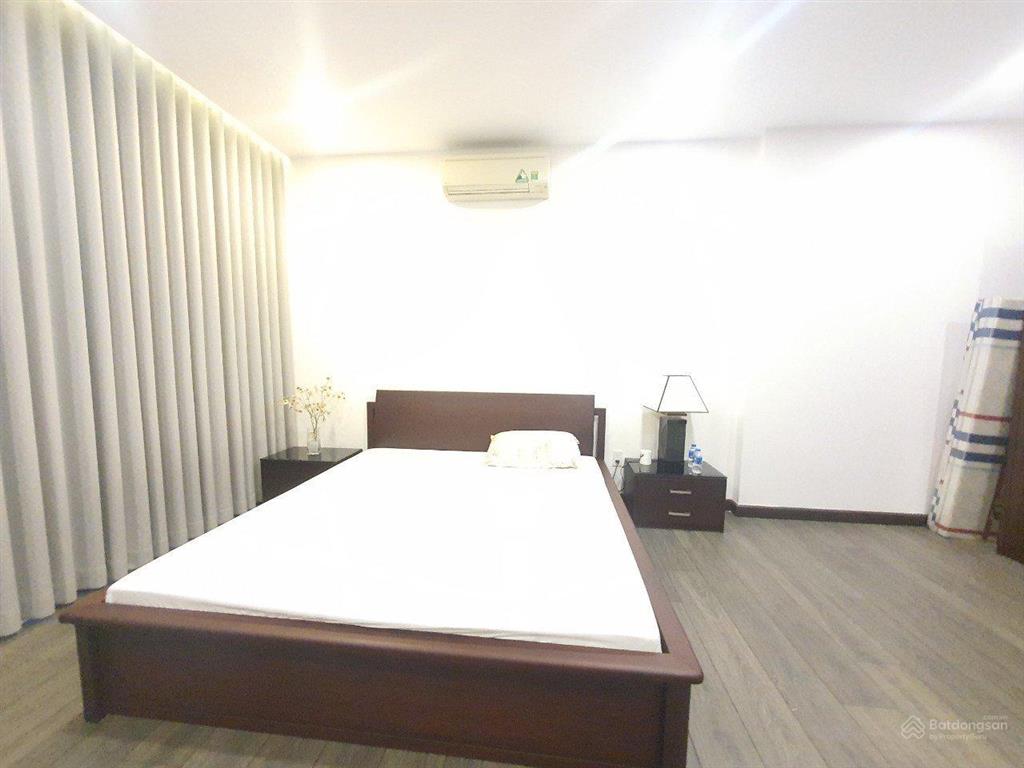 Cần bán gấp biệt thự nội thất cao cấp kdc tấn trường dt 148m2, xd trệt 2 lầu áp mái