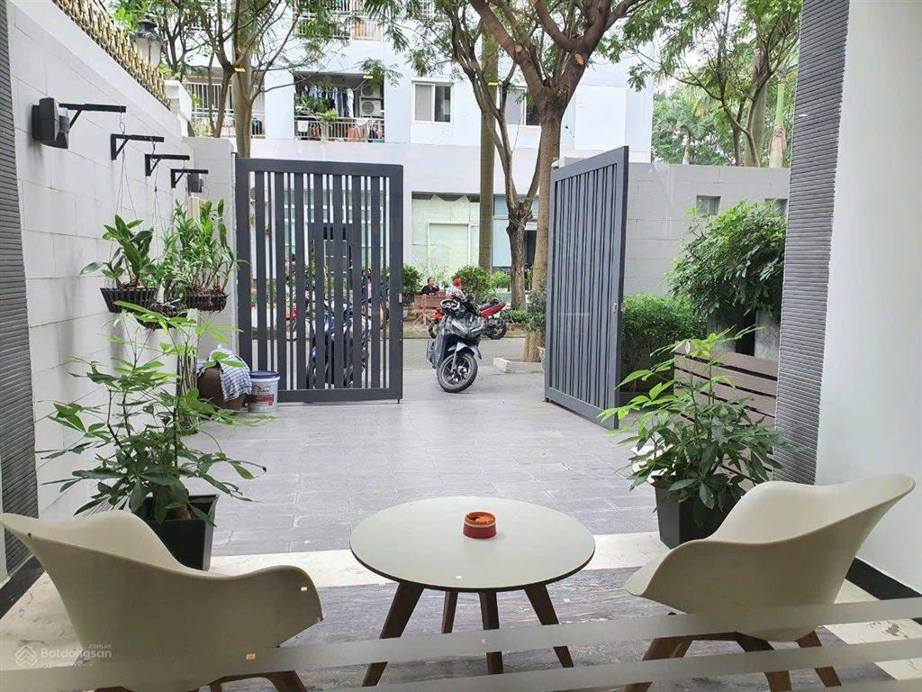 Cần bán gấp biệt thự nội thất cao cấp kdc tấn trường dt 148m2, xd trệt 2 lầu áp mái