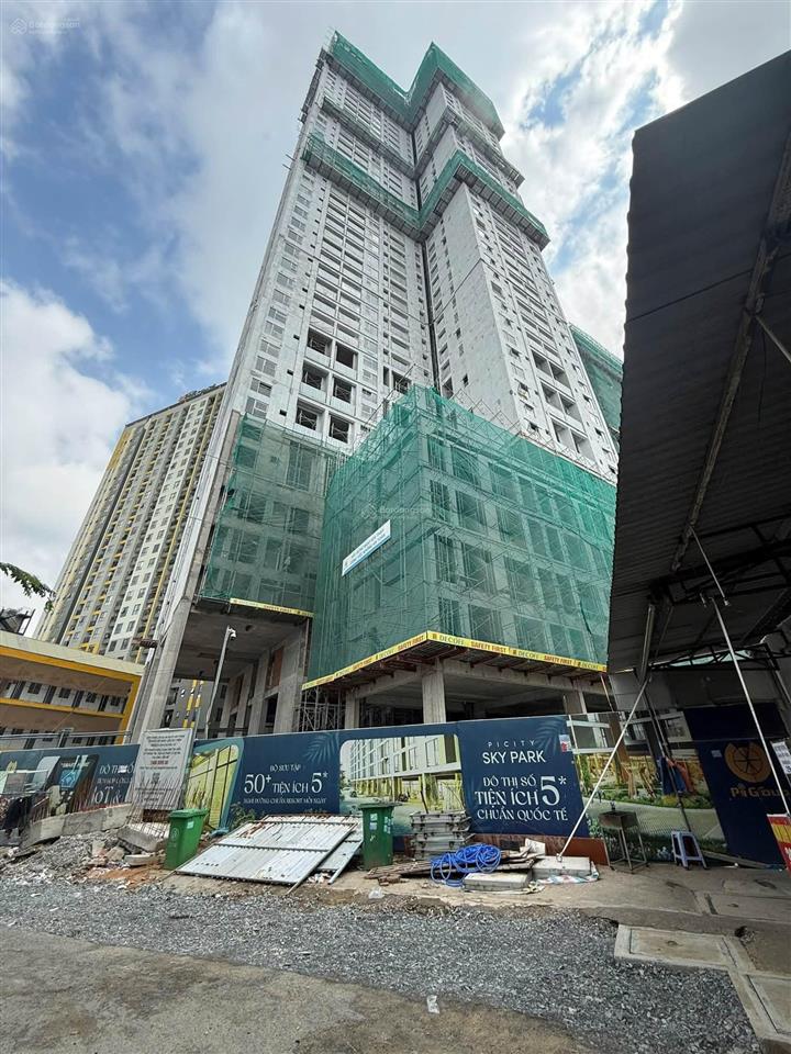Căn studio  35m2 hướng đông nam view pháo hoa cbd  bàn giao nội thất cao cấp giá 2,145 tỷ