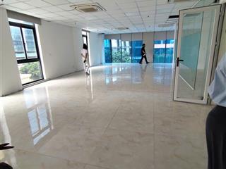 Cho thuê văn phòng mặt tiền đường bến vân đồn phường 9 quận 4,dt 150m2 giá 50 triệu /tháng