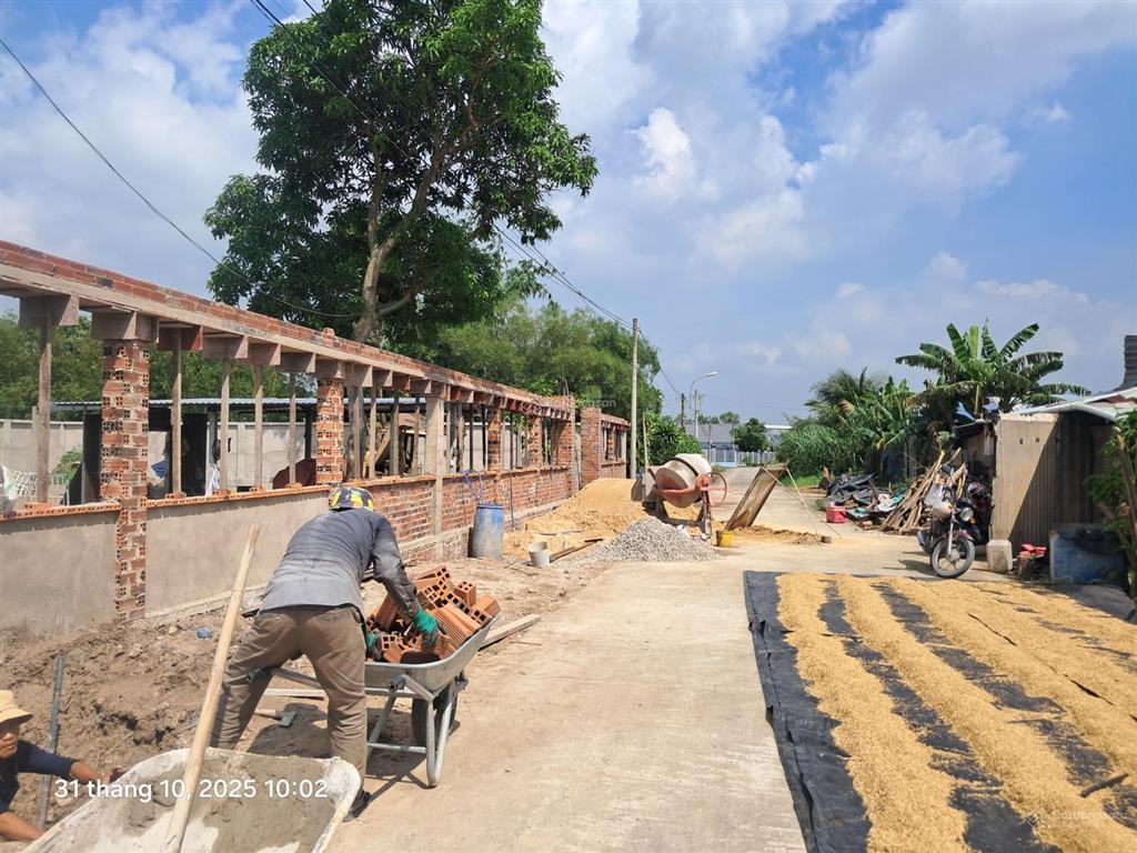 Xã thái mỹ, huyện củ chi  đất shr 1/ tỉnh lộ 7 vào. cách tỉnh lộ 2 tầm 700m. 38x20m 760m2 thổ 60m2