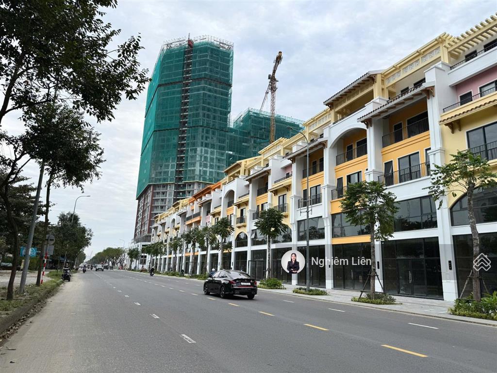Nhà mặt phố view sông  trung tâm đà nẵng  5 tầng  sở đỏ lâu dài chiết khấu 14.5%