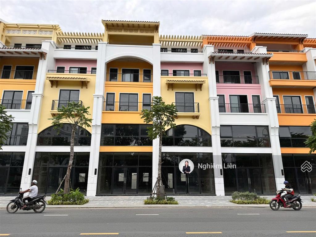 Nhà mặt phố view sông  trung tâm đà nẵng  5 tầng  sở đỏ lâu dài chiết khấu 14.5%