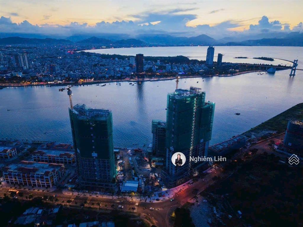 Nhà mặt phố view sông  trung tâm đà nẵng  5 tầng  sở đỏ lâu dài chiết khấu 14.5%