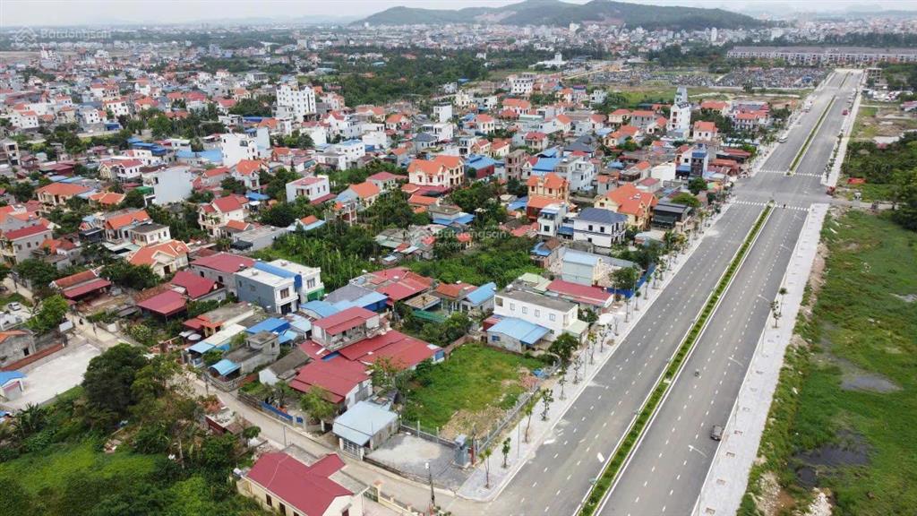 Bán lô đất mặt đường đỗ mười diện tích sử dụng 2000m2. giá 230 tỷ