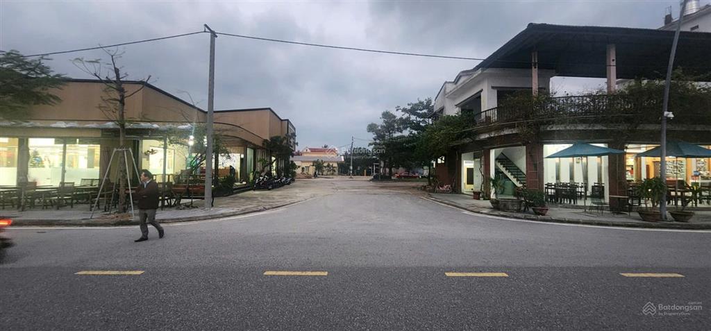 Đầu tư lăng cô thời điểm vàng đất đẹp vị trí sầm uất về khách du lịch giá tốt 30tr/m2 tl