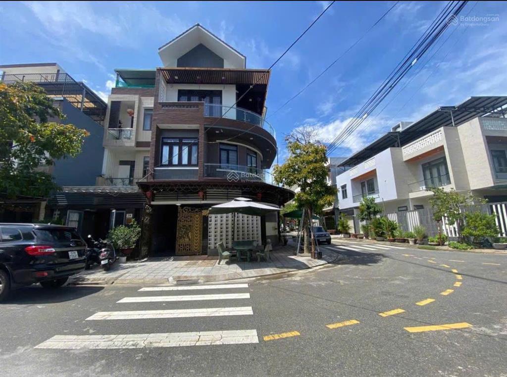 Cho thuê biệt thự góc 2 mặt tiền 3 tầng hiện đại khu dân trí cao  141m2  giá 35tr/tháng tl