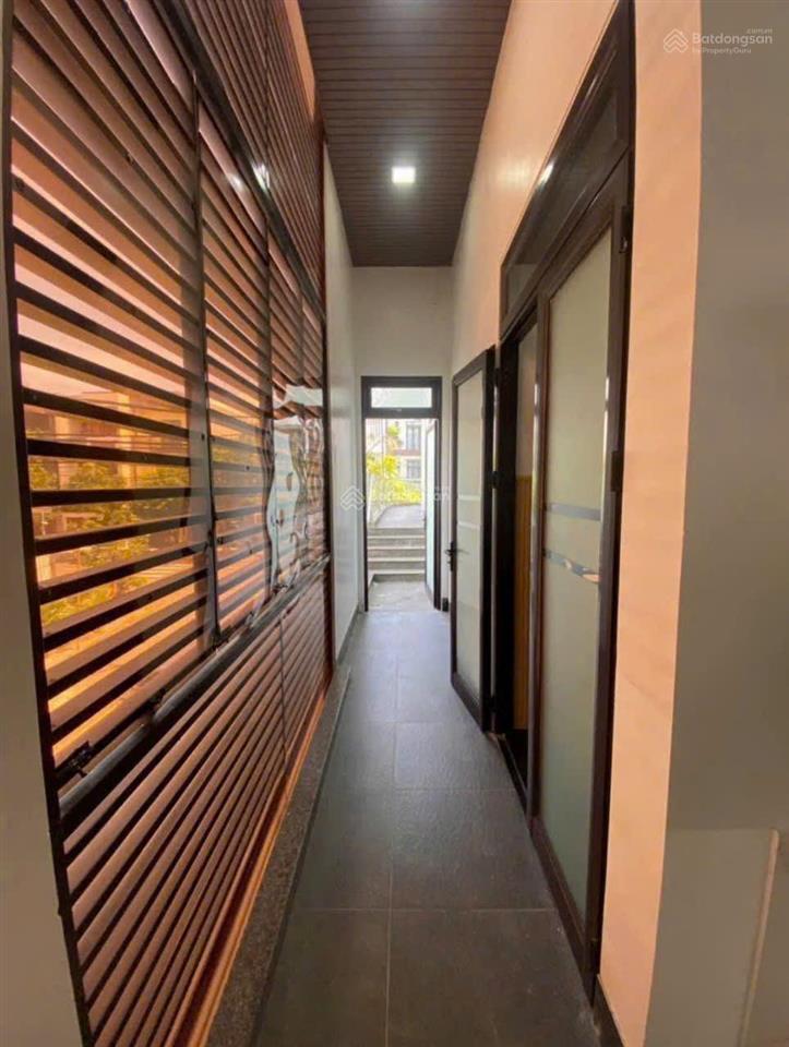 Cho thuê biệt thự góc 2 mặt tiền 3 tầng hiện đại khu dân trí cao  141m2  giá 35tr/tháng tl