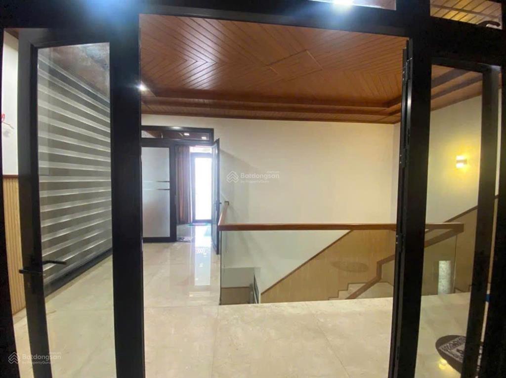 Cho thuê biệt thự góc 2 mặt tiền 3 tầng hiện đại khu dân trí cao  141m2  giá 35tr/tháng tl