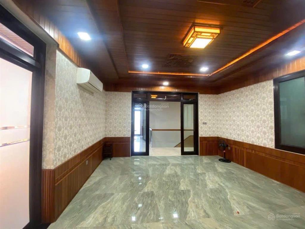 Cho thuê biệt thự góc 2 mặt tiền 3 tầng hiện đại khu dân trí cao  141m2  giá 35tr/tháng tl