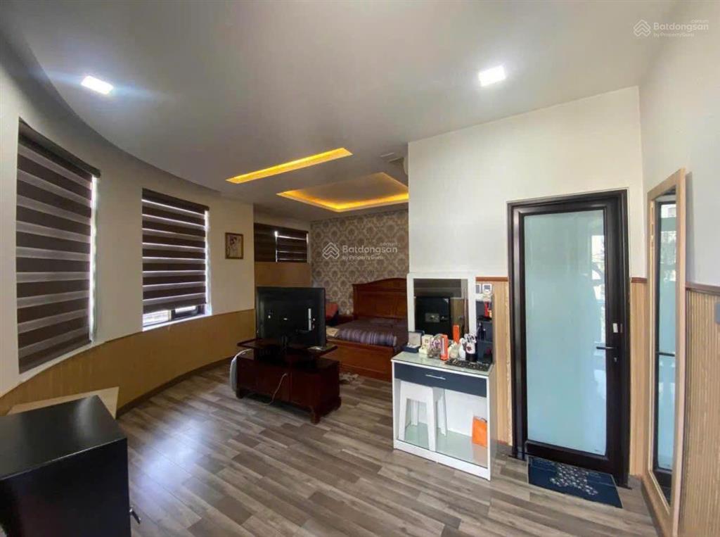 Cho thuê biệt thự góc 2 mặt tiền 3 tầng hiện đại khu dân trí cao  141m2  giá 35tr/tháng tl