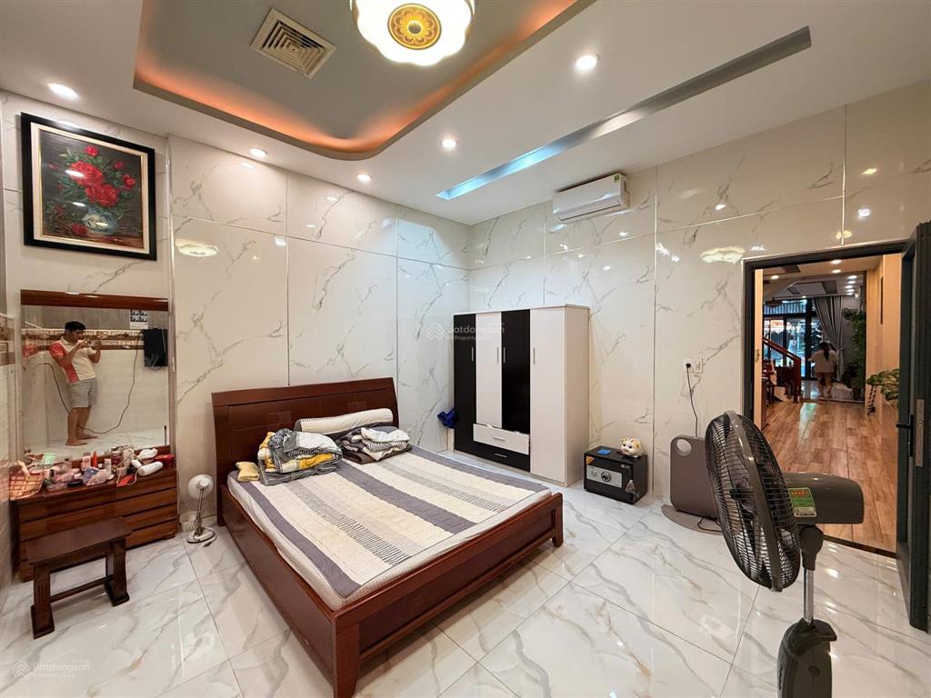 Nhà mặt tiền huỳnh ngọc huệ 100m ngang 4.5m kinh doanh đỉnh chỉ 11.5 tỷ tl