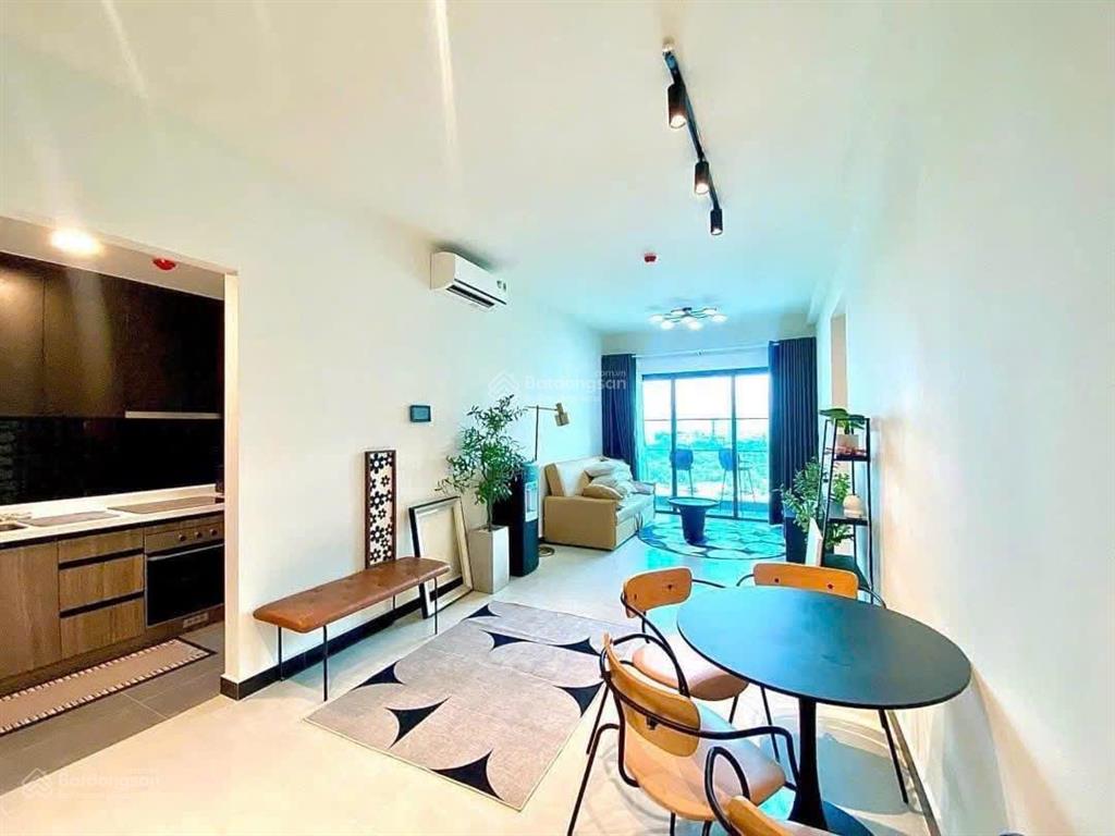 De la sol cho thuê 2pn 2wc 74m2 full nội thất tầng cao nhà mới nằm tại tôn thất thuyết q4 kế bên q1