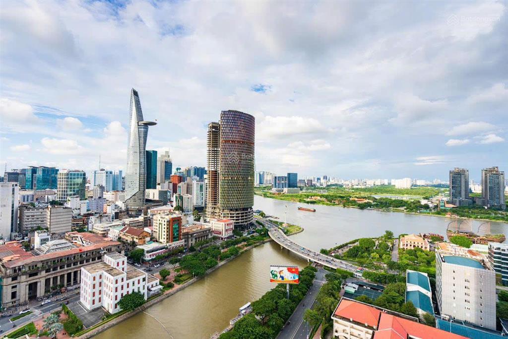 Saigon royal cho thuê 2pn 2wc 88m2 view sông ngắm được pháo hoa tại bến vân đồn q4 kế bên q1