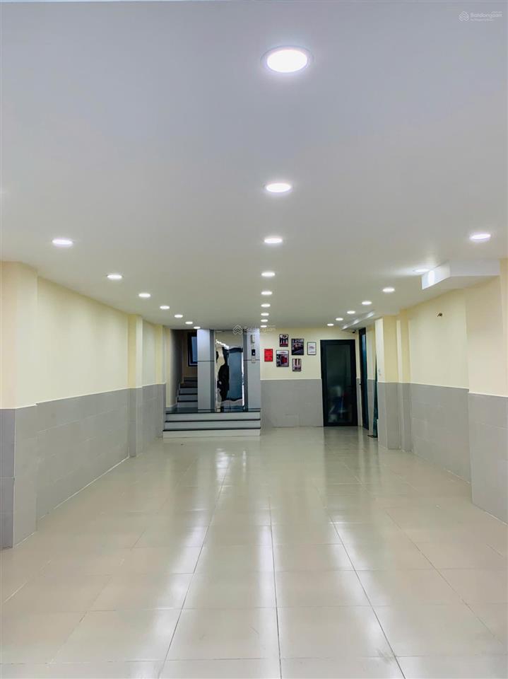 Toà nhà rẻ nhất trục đường cộng hoà, tân bình. 10mx40m  hầm 10 tầng  hđt 450triệu. giá 130 tỷ